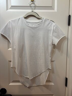 Frank & Eileen White Short Sleeve Layered Hem Tee